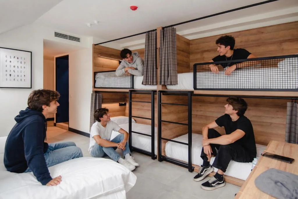 Bunk in 5-Bed Mixed Dormitory Room — LATROUPE La Granja