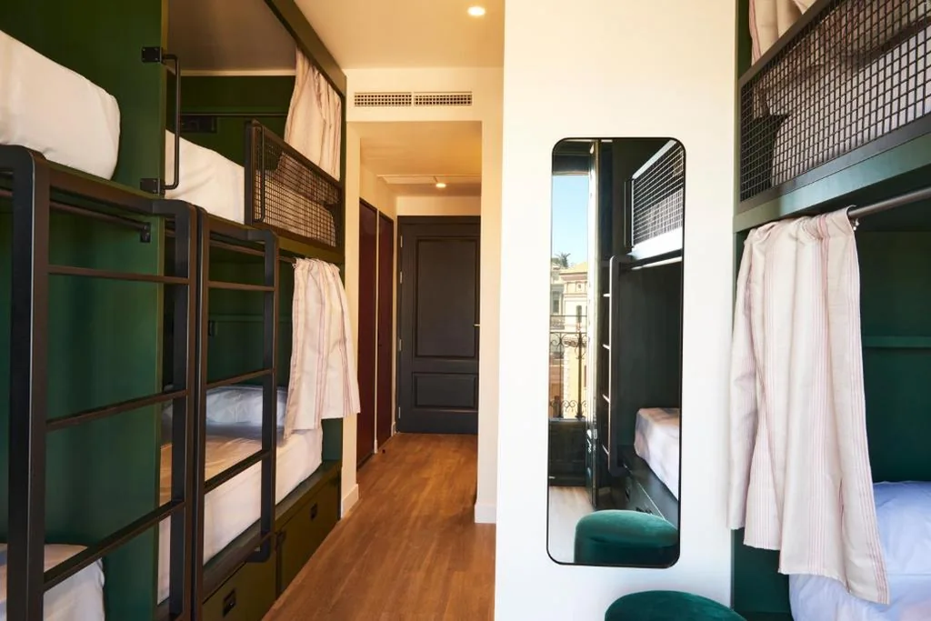 Bett im Frauenschlafsaal mit 6 Betten — LATROUPE Prado