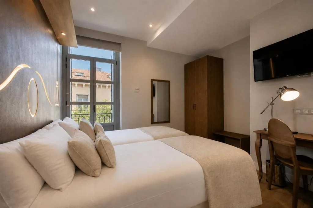 Apartamento de 1 dormitorio con balcón — Legazpi Doce Rooms & Suites