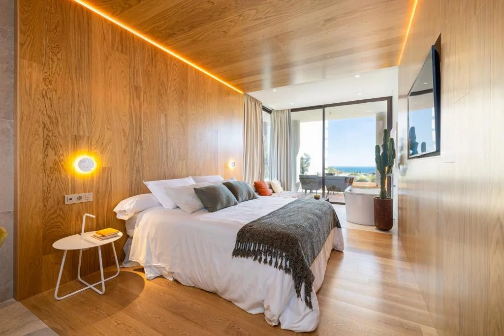 Two-Bedroom Suite with Jacuzzi — Leiro Residences