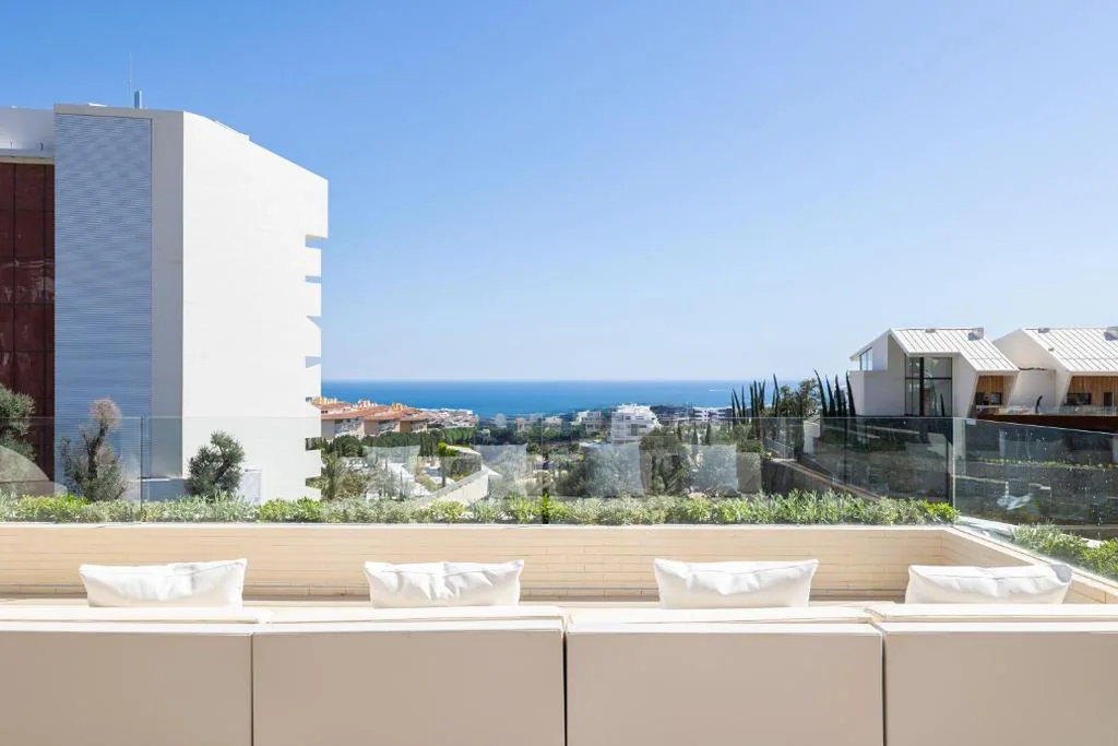 Two-Bedroom Sky Villa with Pool — Leiro Residences