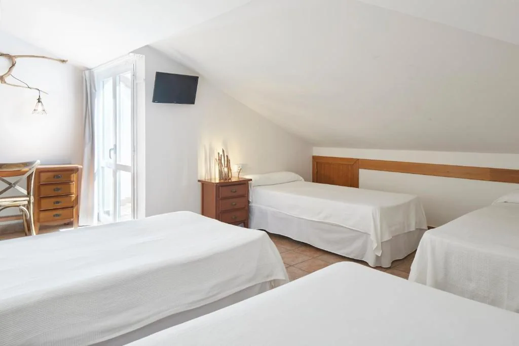 Vierbettzimmer mit Balkon — Leizarooms