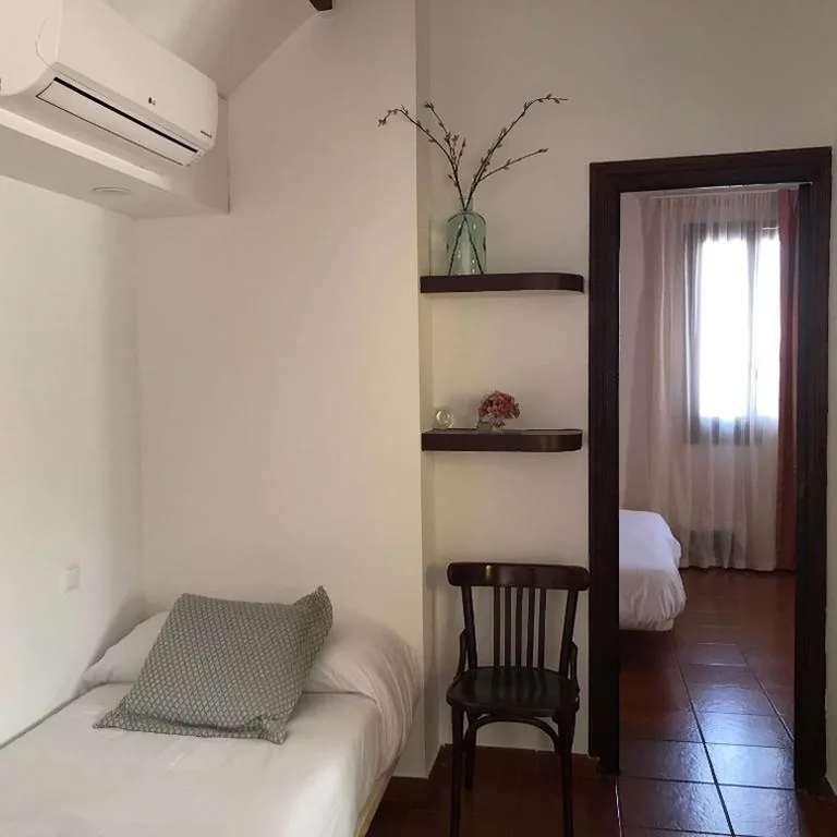 Vierbettzimmer — LEON DORMIDO Rooms & Apartments
