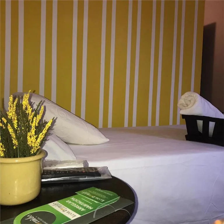 Doppelzimmer – 1 oder 2 Betten — LEON DORMIDO Rooms & Apartments