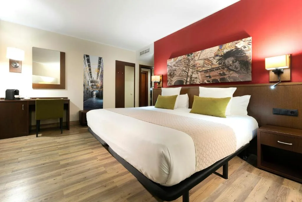 Pacchetto Park & Sleep - Camera Doppia Superior - 1 o 2 letti — Leonardo Hotel Barcelona Gran Via