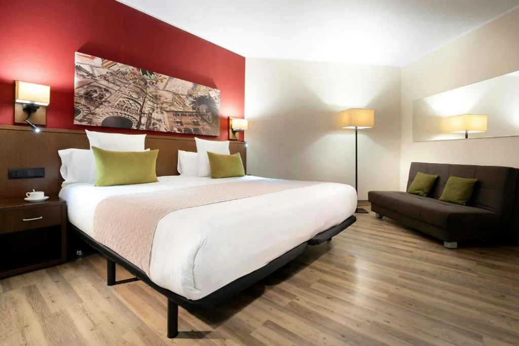 Pacchetto Park & Sleep - Camera Tripla Superior — Leonardo Hotel Barcelona Gran Via