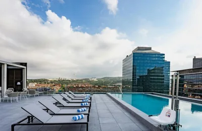 Leonardo Royal Hotel Barcelona Fira — Foto 2
