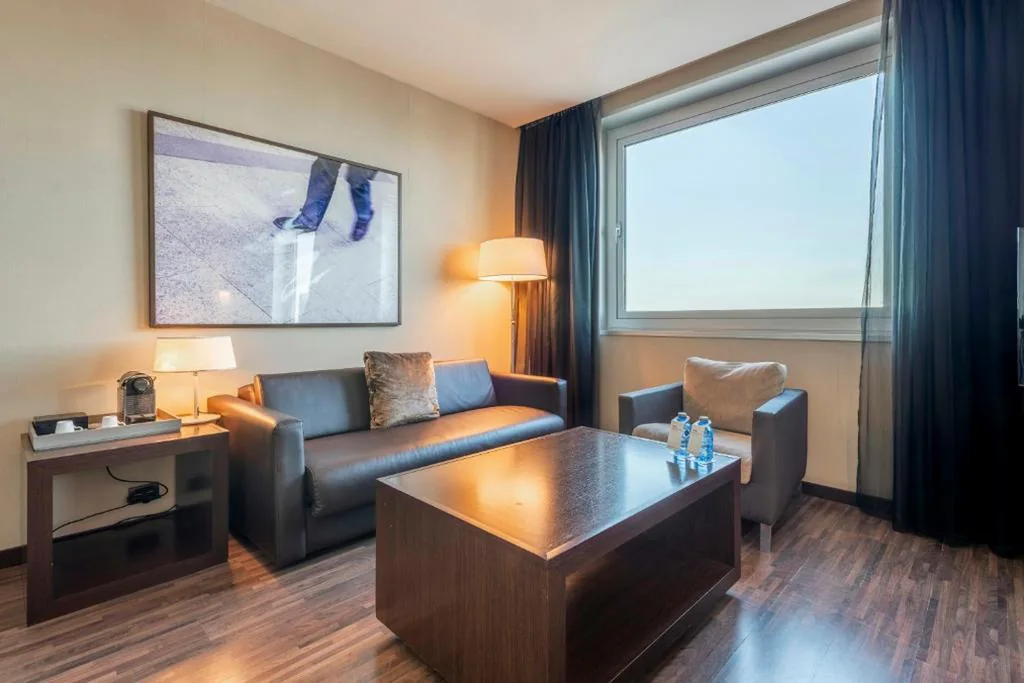 Suite Junior Triple — Leonardo Royal Hotel Barcelona Forum