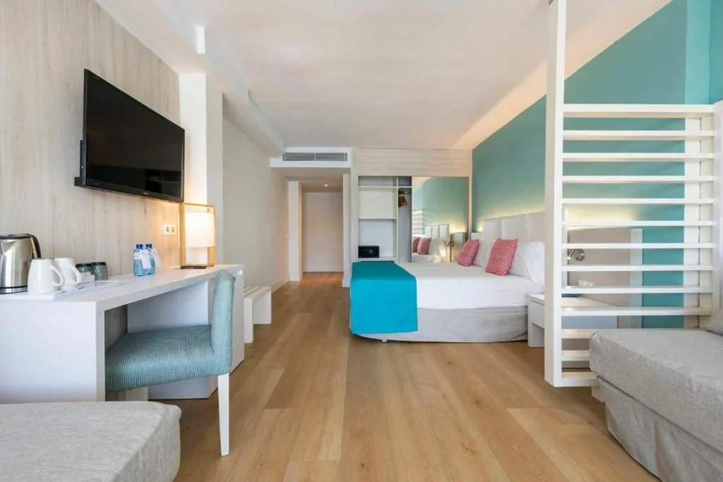 Habitación Cuádruple Deluxe — Leonardo Royal Hotel Mallorca