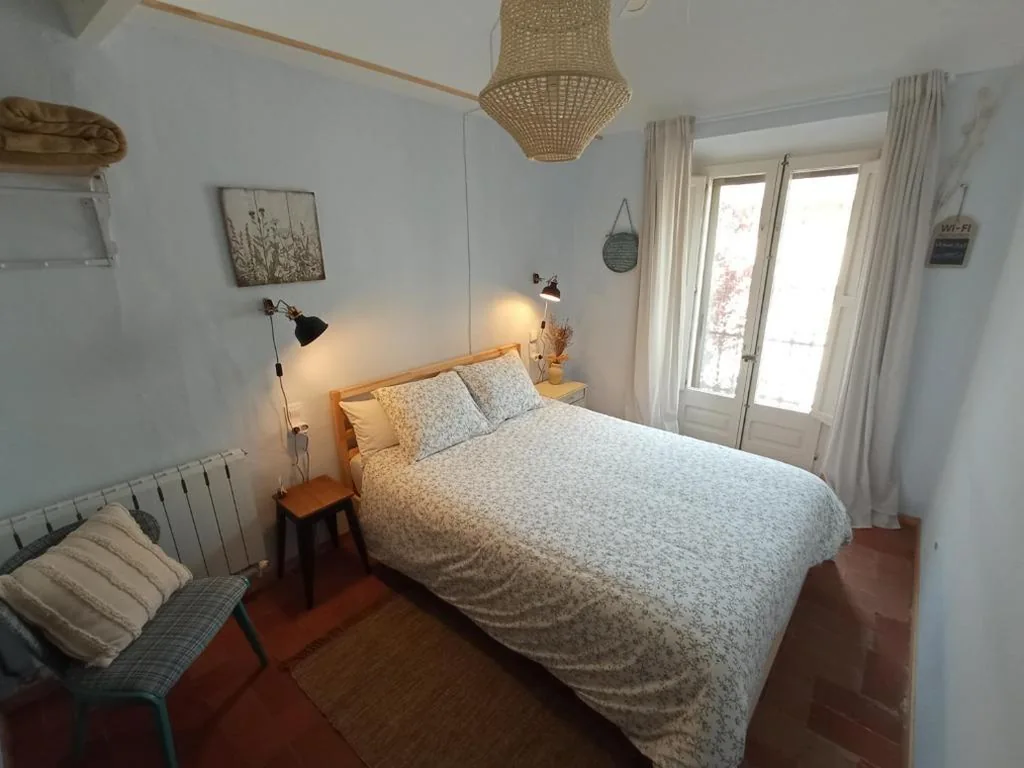 専用バスルーム付きダブルルーム — Les Magranes Bed & Breakfast