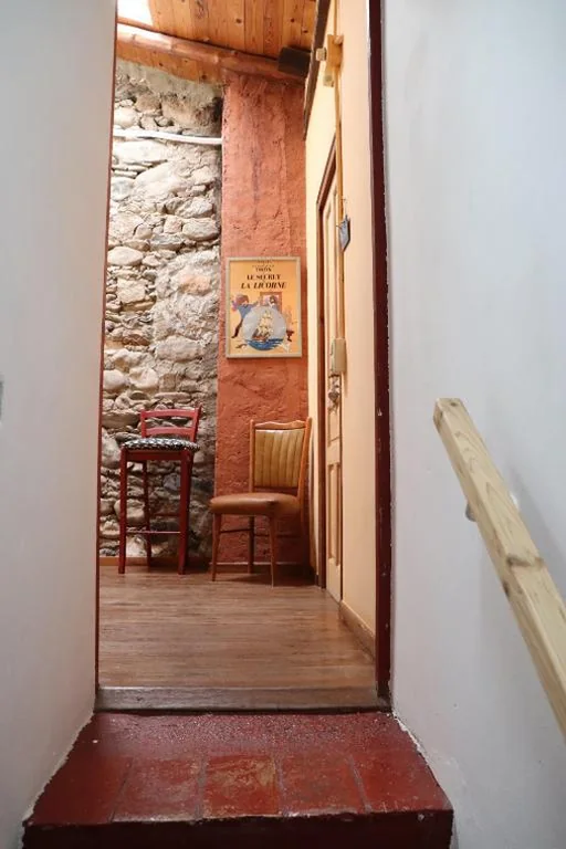 山の景色を望むダブルルーム — Les Magranes Bed & Breakfast