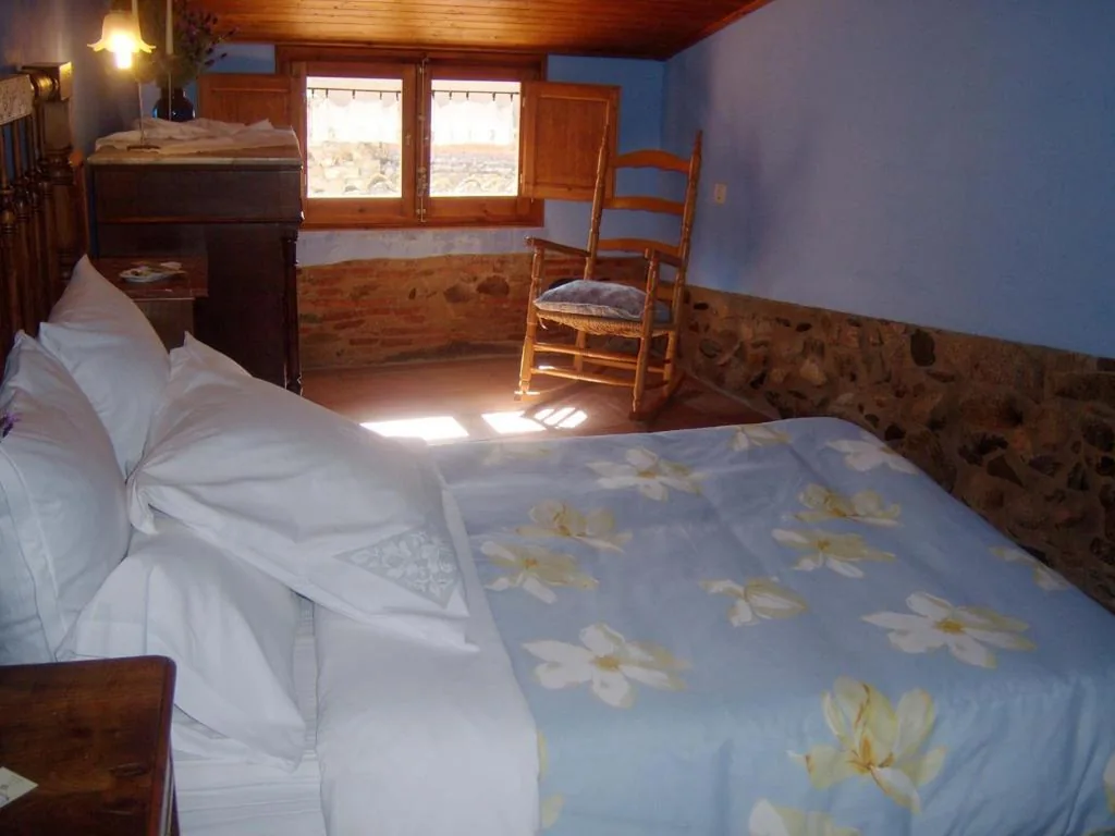 Habitación Triple — Les Velles Escoles