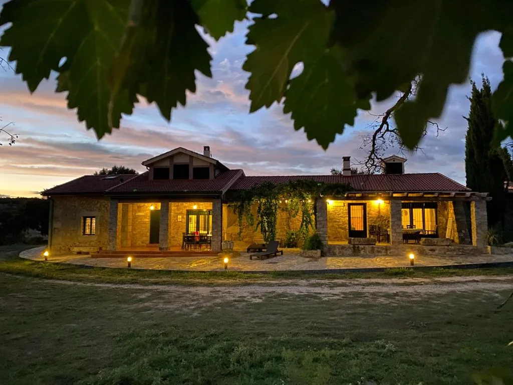 Villa con 3 camere da letto — LIDENEX