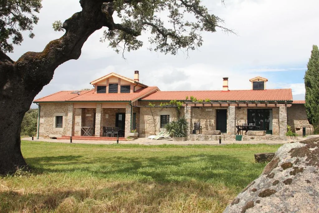 Villa con 3 camere da letto — LIDENEX