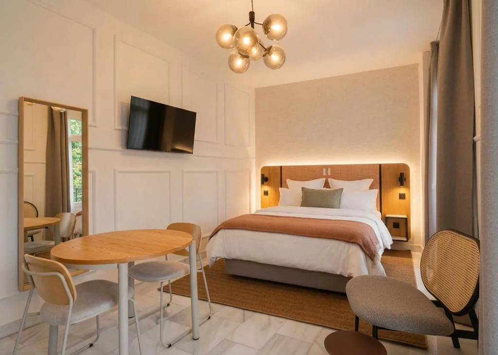 Studio — Limehome Madrid Sol