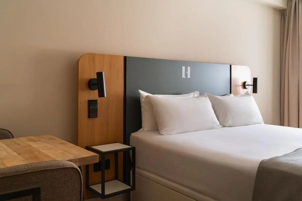 Quarto Duplo com terraço — Limehome Palma Marina