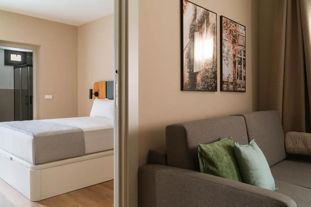 Suite de 1 quarto com sofá-cama — Limehome Palma Marina