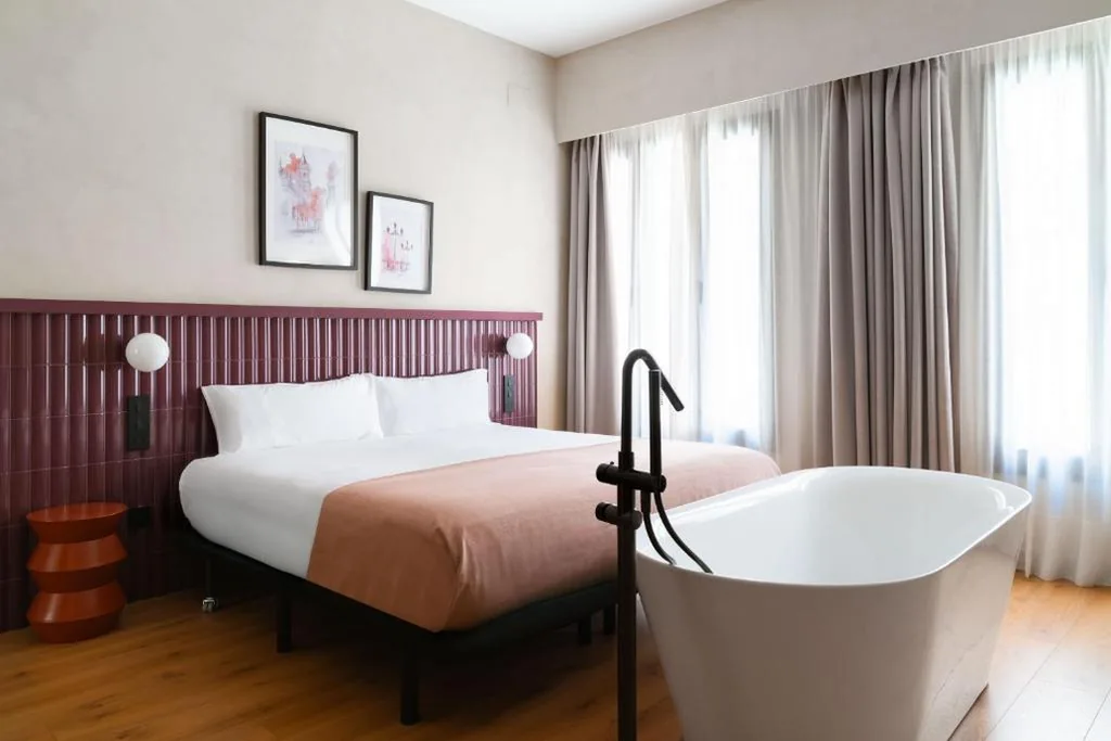 Estudio Confort con sofá cama — Limehome Sevilla Calle Pureza