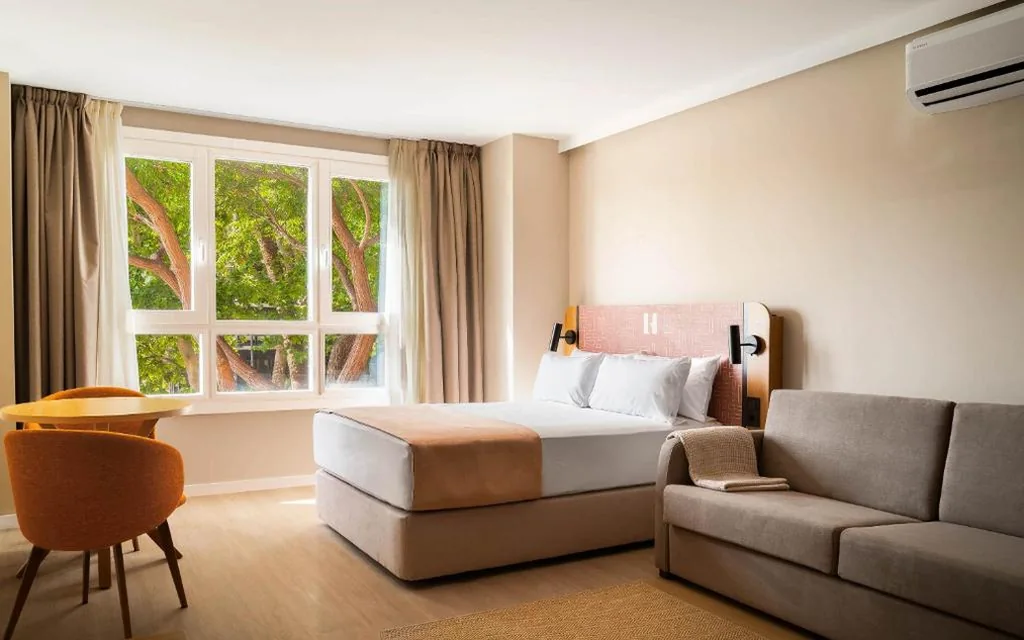 Familien-Studio mit Schlafsofa — Limehome Valencia Gran Vía