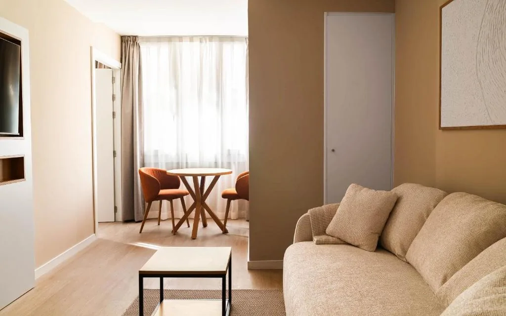 One-Bedroom Apartment with sofa bed — Limehome Valencia Gran Vía