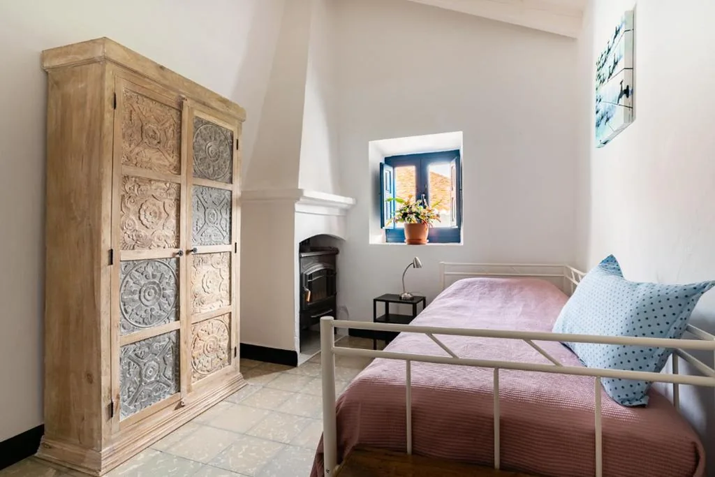 Chambre double avec lit d’appoint — Limonero bnb