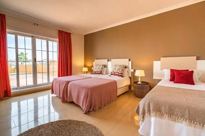 Lirios Village Marbella - Private Villas, Unbeatable Location, Heated Pools — foto 2