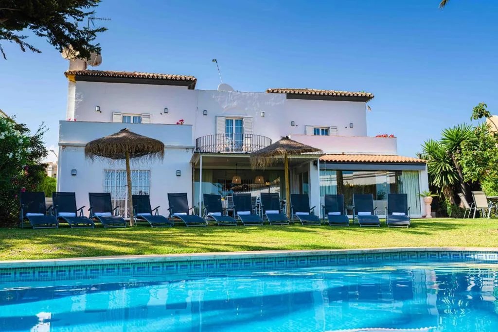Villa com 7 quartos — Lirios Village Marbella - Private Villas, Unbeatable Location, Heated Pools