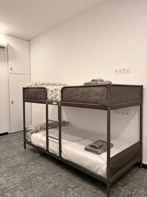 LITTLE Hostel