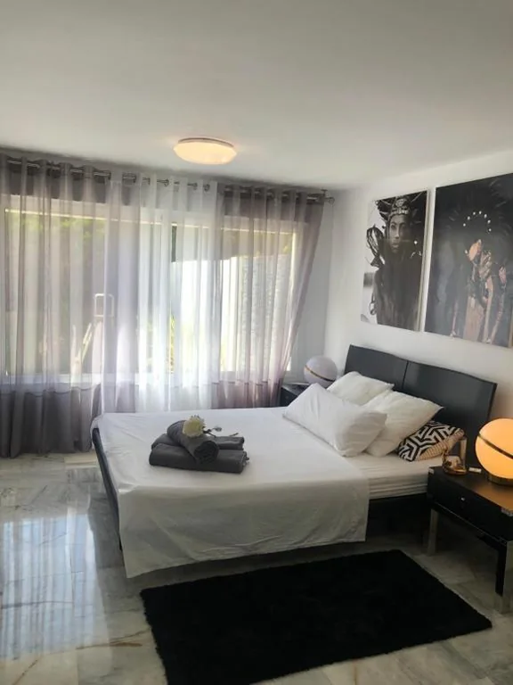 Little Paradise close to La Sala in Puerto Banus / quiet