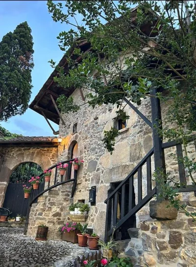 LITTLE TOWER — Foto 2