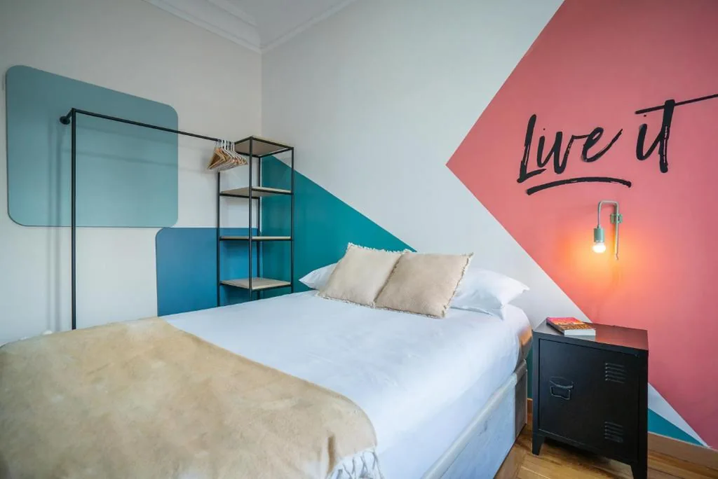 Habitación Doble Estándar con baño compartido — Live It Madrid Chamberi