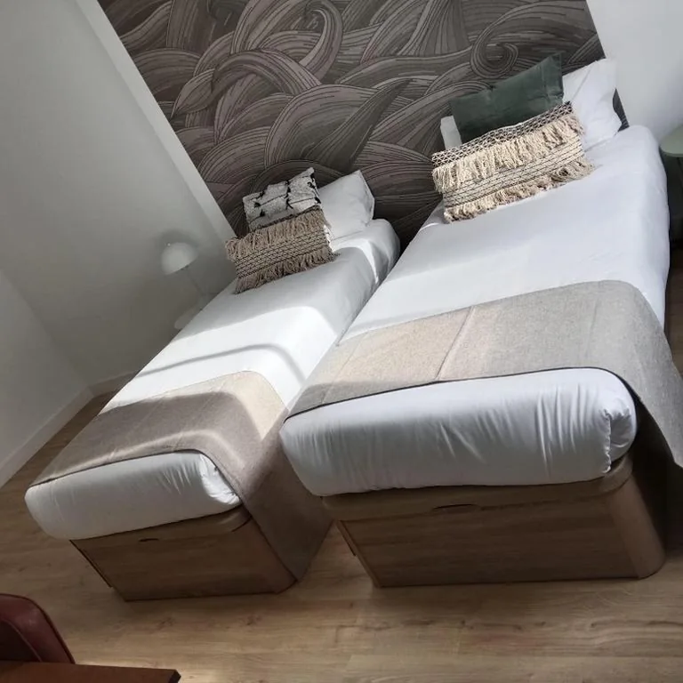 Chambre double avec salle de bains commune - 2 lits — Live It Malaga