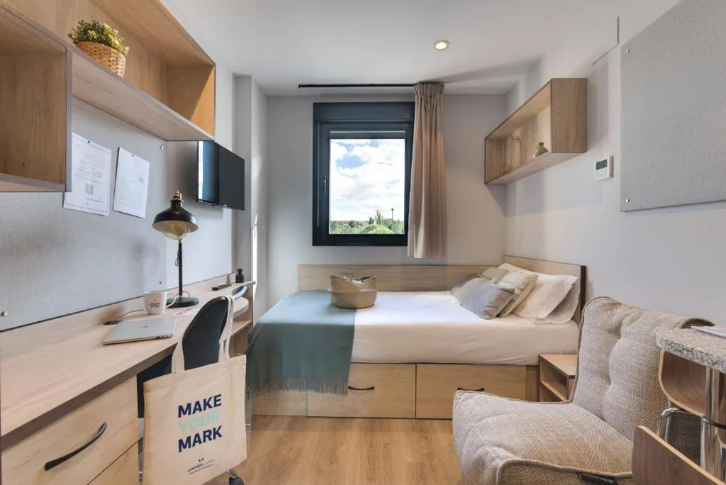 单人间 — Livensa Living Salamanca Parking Free