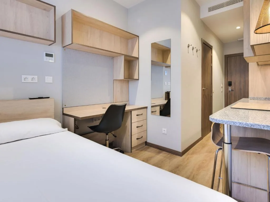 Einzelzimmer Deluxe — Livensa Living Studios Málaga Feria