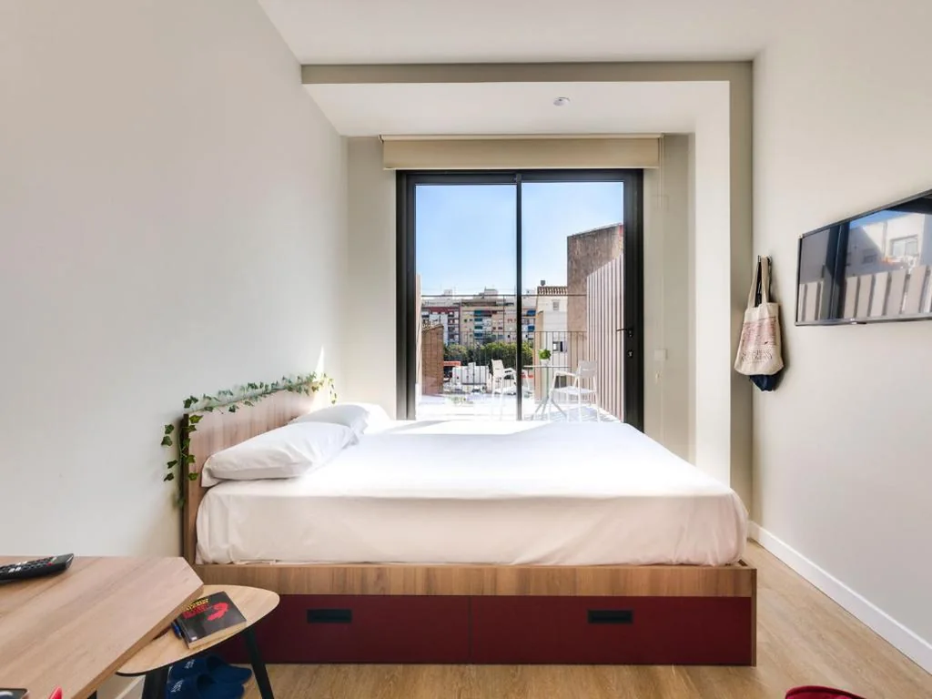 Camera doppia con terrazza — Livensa Living Studios Valencia Viveros