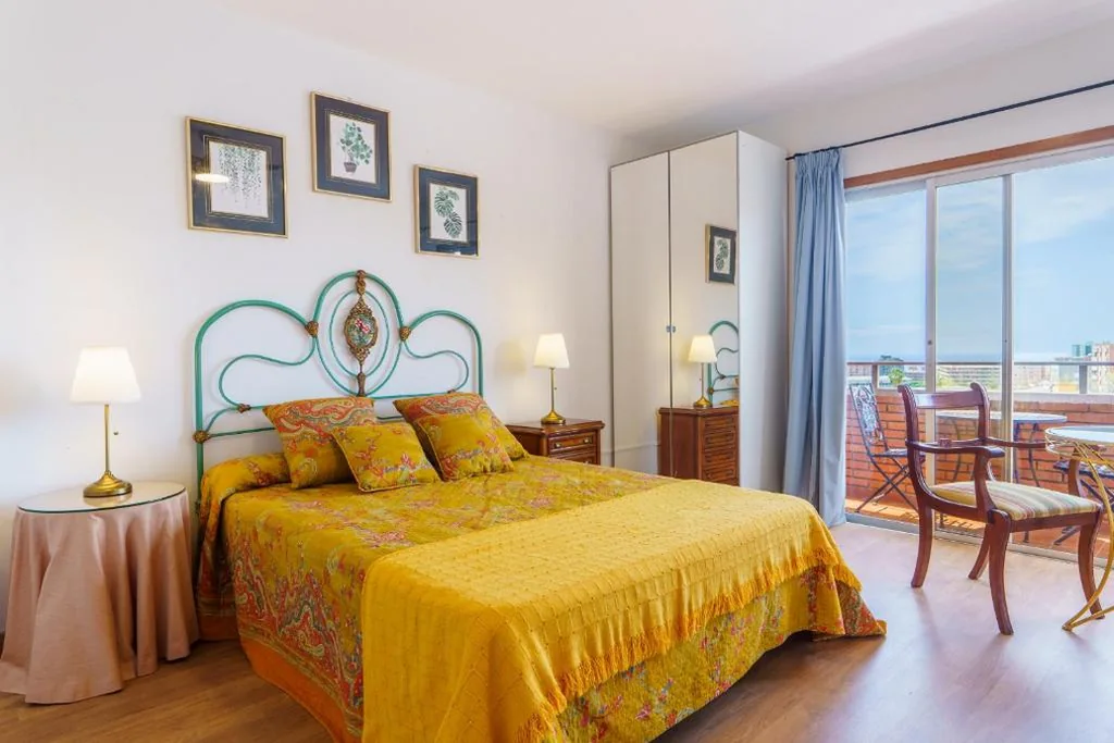 Living Sol - Centric Urban Room