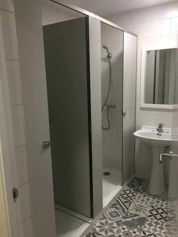 Bed in gemengde slaapzaal met 8 bedden — Llanes International Hostel