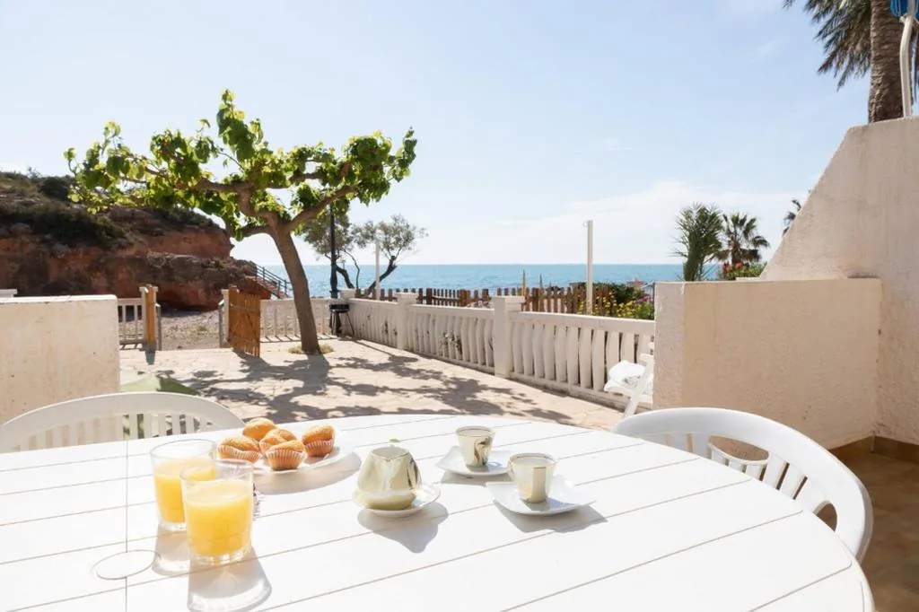Casa de 3 dormitorios — Llevant - Adosado en l'Ampolla con acceso directo al mar - Deltavacaciones