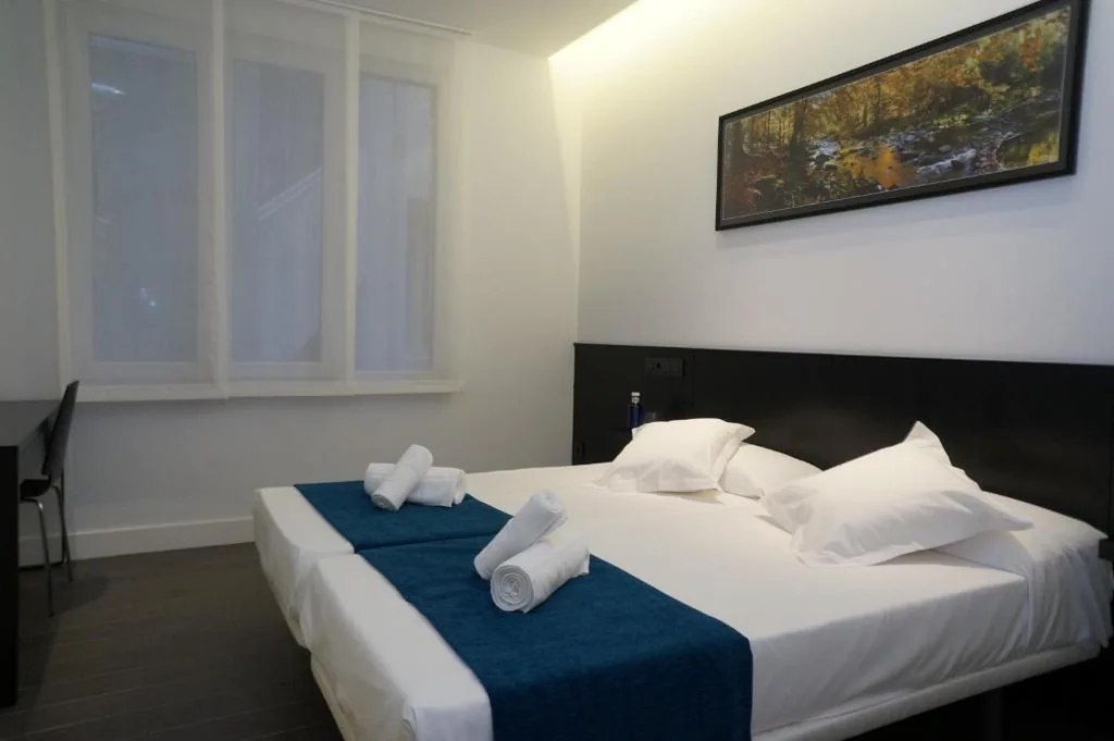 Doppelzimmer mit Innenhofblick - 2 Betten — Loaldia