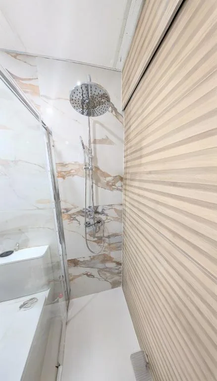 Quarto Duplo Deluxe com duche — Lofts IFEMA CH