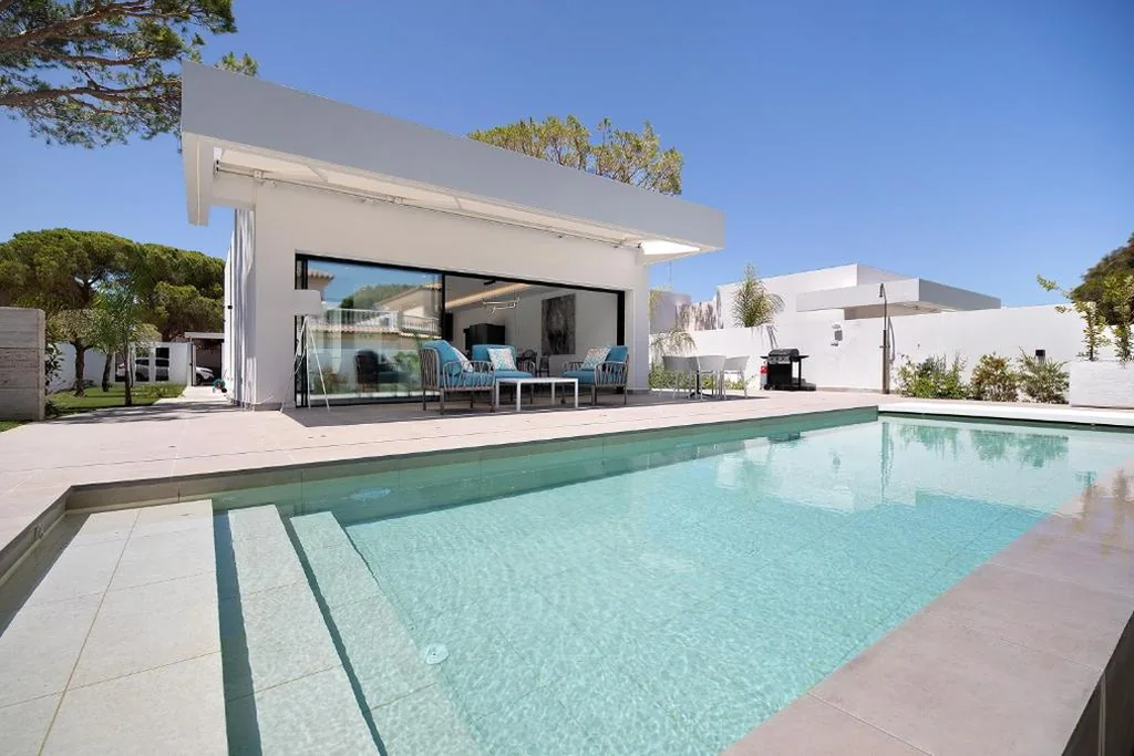 Villa frente a la playa — Lola Sea Villa