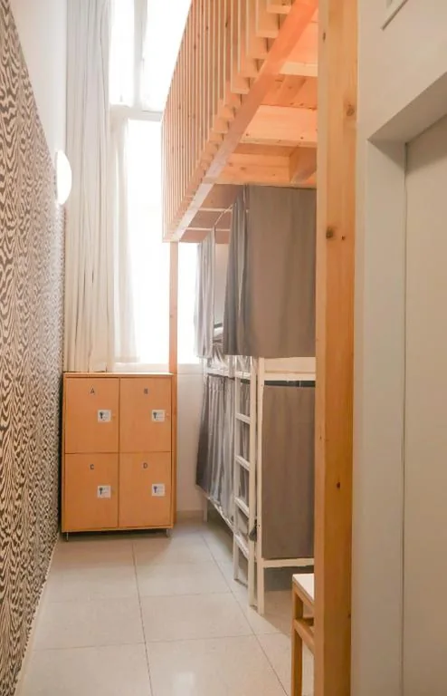 Dormitorio misto con 4 letti — Loop INN Hostel Cartagena