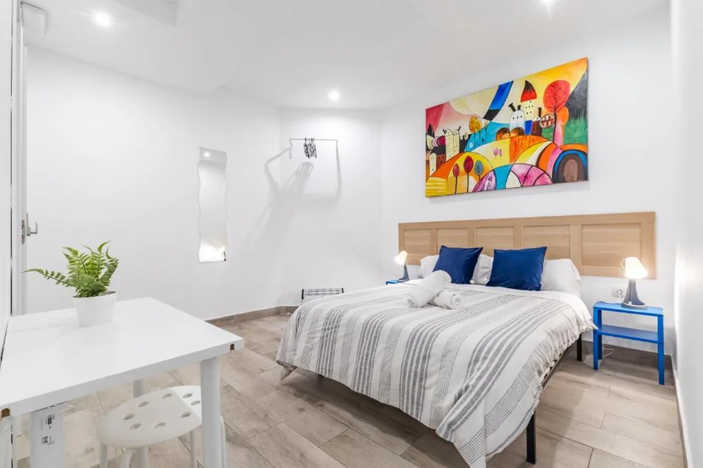 Habitación Doble con baño privado — LooP Las Ventas