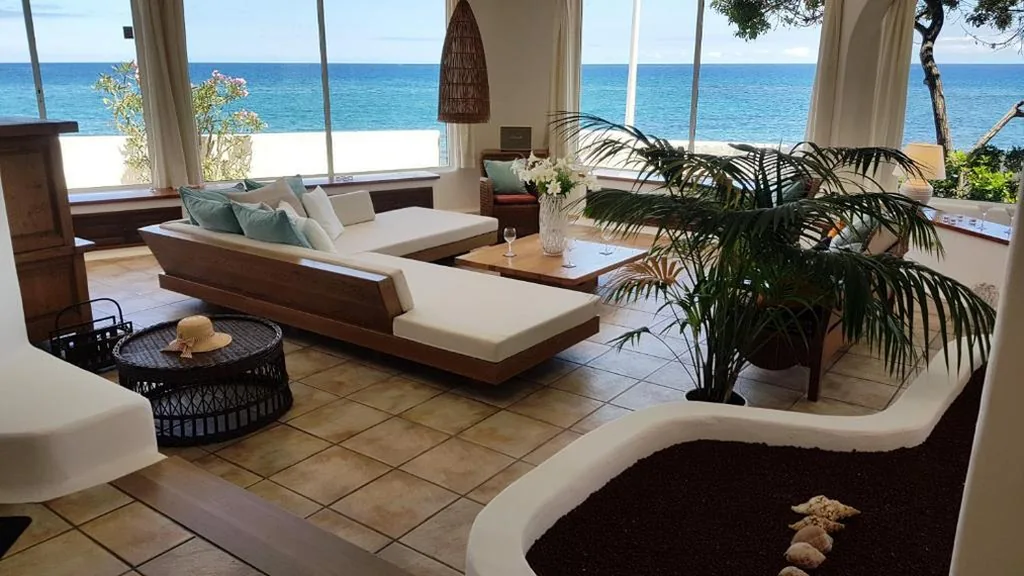 Villa en bord de mer — Loro Verde