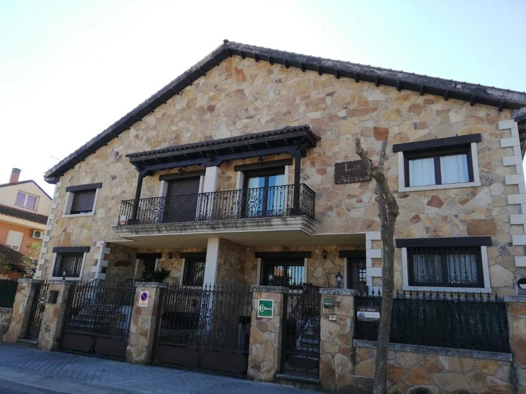 Casa de 6 dormitorios — Los Alisos Casa Rural