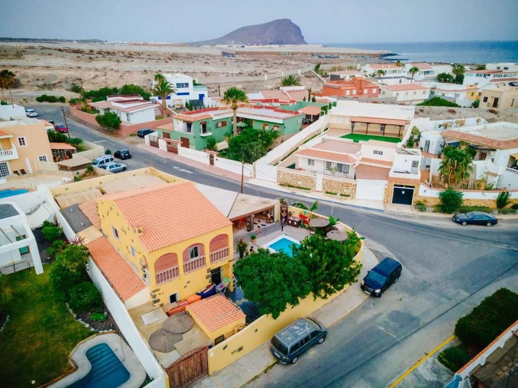 Bed in 4-Bed Mixed Dormitory Room — Los Amigos Nest Hostel