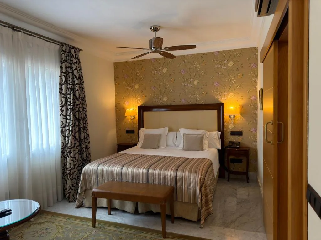 Suite Deluxe — Los Cinco Enebros Hotel & Spa by Bossh! Hotels