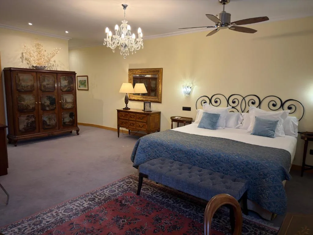 Suite Junior — Los Cinco Enebros Hotel & Spa by Bossh! Hotels