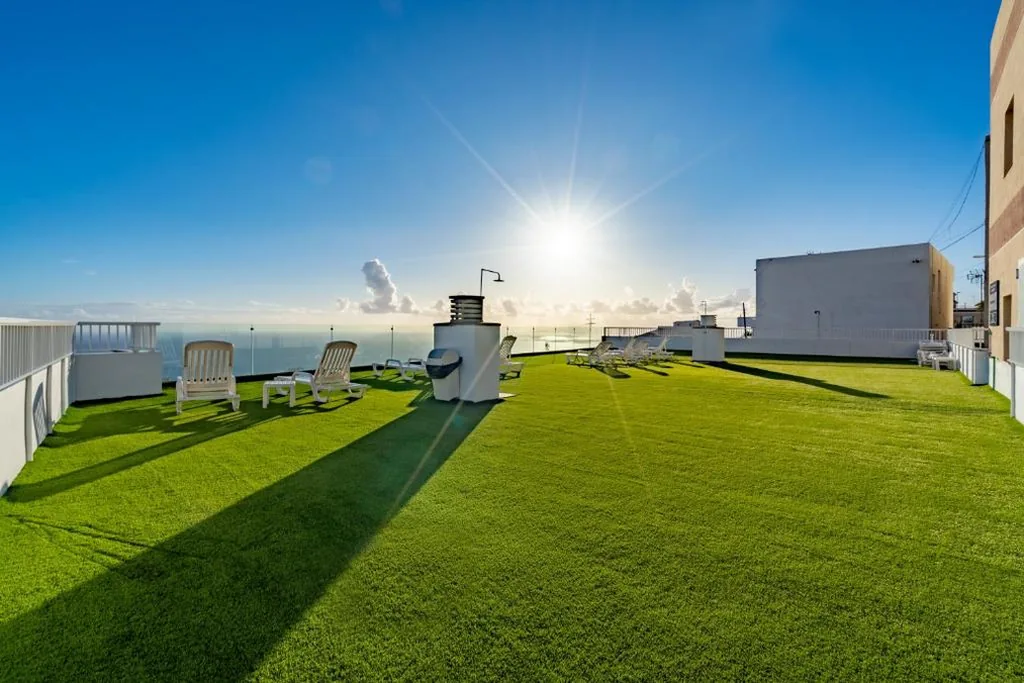 Deluxe Apartment mit 2 Schlafzimmern und Balkon — Los Menores Sea View