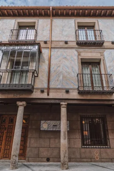 LOS MERCADERES Balneum Suites — foto 7